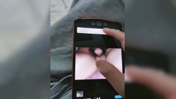 好久不见的香菜一直还是撩骚网友，在线约炮给网友发自己小电影，和男友口交啪啪口爆一嘴第02集