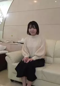 潜入风俗店中出清纯少女