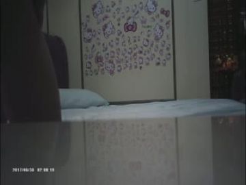 酒店约操美容院巨乳小美女