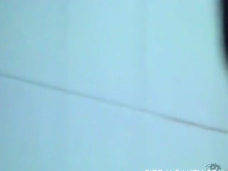 盗站流出一群年轻身材性感大奶美眉浴室组团洗澡水中嬉戏互相玩起了花样高难度嘘嘘用手用盆接尿