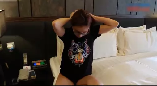 澳洲女留学生帮男友口交 爽到直叫大吊好吃