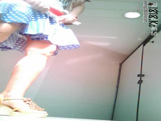 国产真实把妹子灌醉草B系列16-两美女大学生被一个摄影爱好者同学弄晕~带到酒店使劲玩弄后又给操了