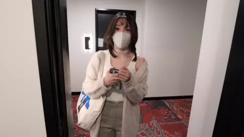 极品女神明星脸，清纯甜美大美女，沙发口交啪啪，共度春宵一刻